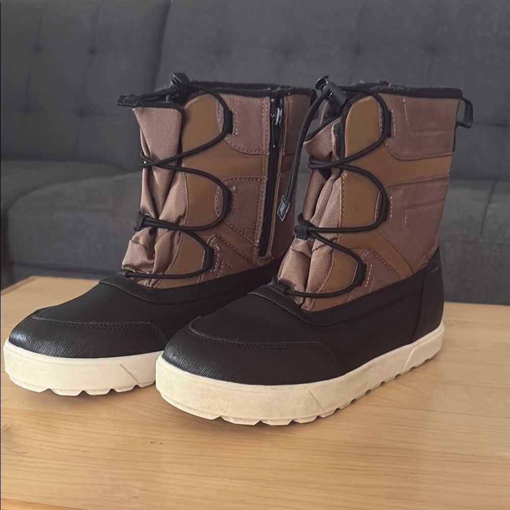 Kid Brown and Black Winter Boots - Cat & Jack
